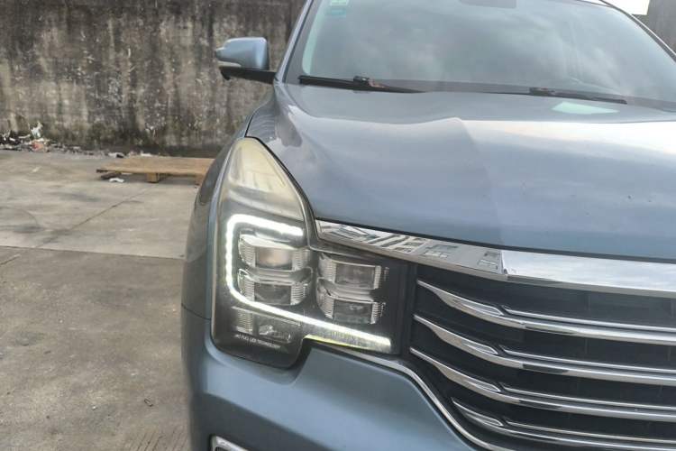 Used GAC Trumpchi GS8 2017 320T Two-Wheel Drive Luxury Smart Connectivity Version (7 Seats) Exterior 6