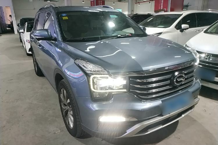 Used GAC Trumpchi GS8 2017 320T Two-Wheel Drive Luxury Smart Connectivity Version (7 Seats) Front Right 45 Deg