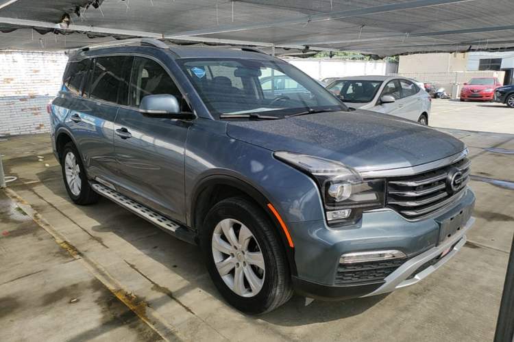 Used GAC Trumpchi GS8 2017 320T Two-Wheel Drive Luxury Edition (7 Seats) Front Right 45 Deg