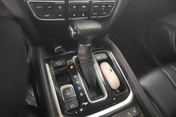 Used GAC Trumpchi GS8 2017 320T Two-Wheel Drive Luxury Smart Connectivity Version (7 Seats) Gear Lever