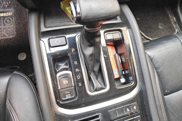 Used GAC Trumpchi GS8 2017 320T Two-Wheel Drive Luxury Smart Connectivity Version (7 Seats) Gear Lever