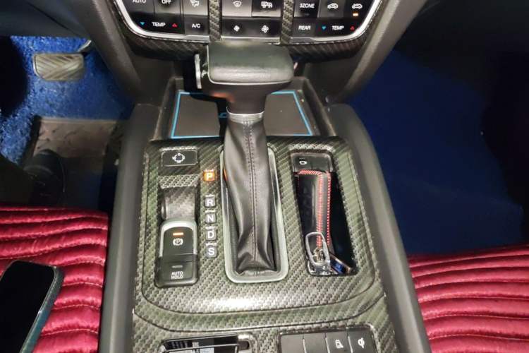 Used GAC Trumpchi GS8 2017 320T Two-Wheel Drive Prestige Version (7 Seats) Gear Lever