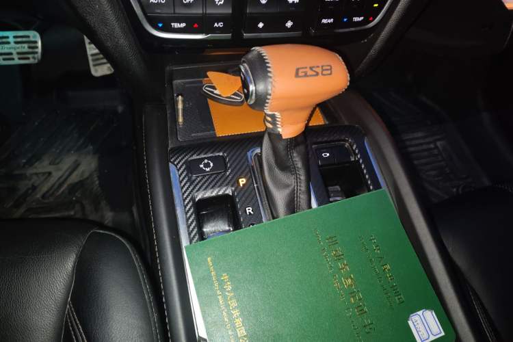 Used GAC Trumpchi GS8 2017 320T Two-Wheel Drive Luxury Smart Connectivity Version (7 Seats) Gear Lever