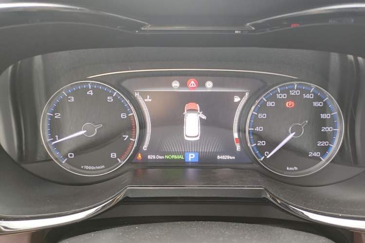 Used GAC Trumpchi GS8 2017 320T Two-Wheel Drive Luxury Edition (7 Seats) Instrument Cluster