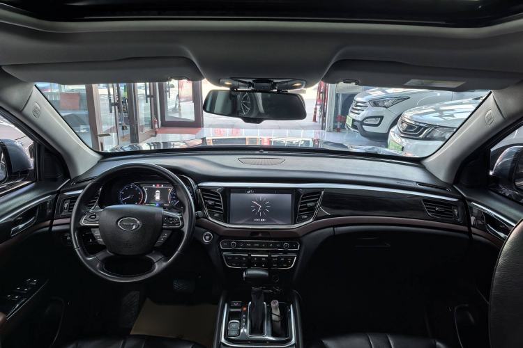 Used GAC Trumpchi GS8 2017 320T Two-Wheel Drive Luxury Edition (7 Seats) Interior 1