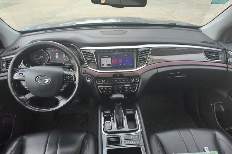 Used GAC Trumpchi GS8 2017 320T Two-Wheel Drive Luxury Smart Connectivity Version (7 Seats) Interior 2