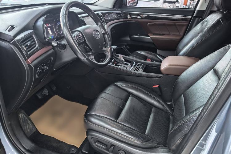 Used GAC Trumpchi GS8 2017 320T Two-Wheel Drive Luxury Edition (7 Seats) Interior 2
