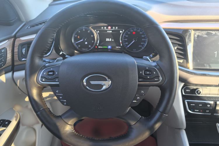 Used GAC Trumpchi GS8 2017 320T Four-Wheel Drive Luxury Smart Connectivity Version (7 Seats) Interior 2