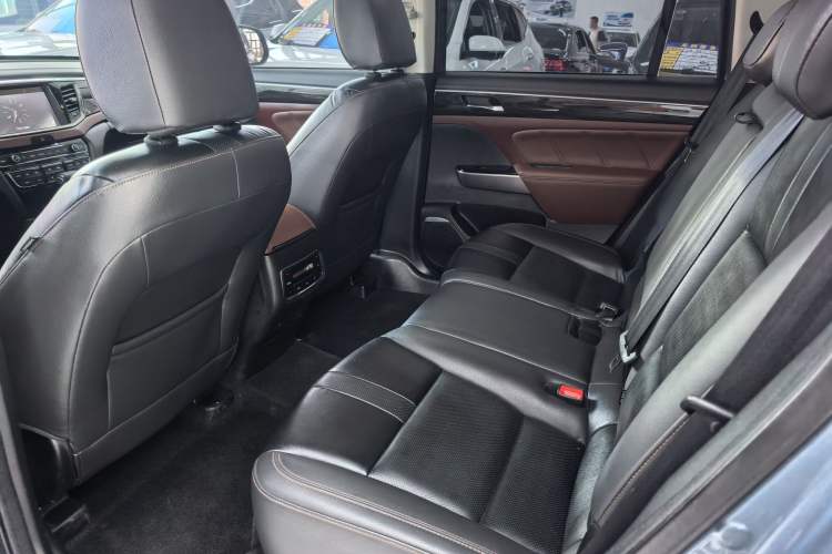 Used GAC Trumpchi GS8 2017 320T Two-Wheel Drive Luxury Edition (7 Seats) Interior 3