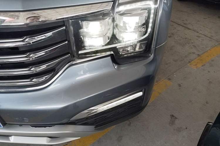 Used GAC Trumpchi GS8 2017 320T Two-Wheel Drive Luxury Smart Connectivity Version (7 Seats) Left Front Headlight