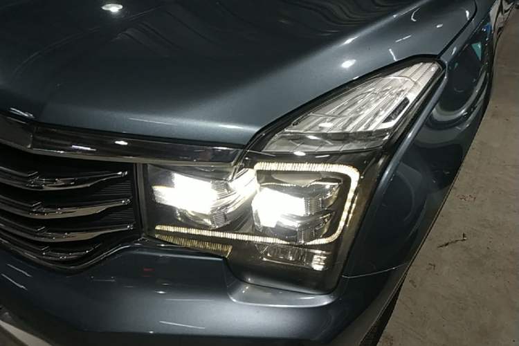 Used GAC Trumpchi GS8 2017 320T Two-Wheel Drive Luxury Smart Connectivity Version (7 Seats) Left Front Headlight