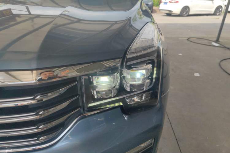 Used GAC Trumpchi GS8 2017 320T Two-Wheel Drive Luxury Smart Connectivity Version (7 Seats) Left Front Headlight