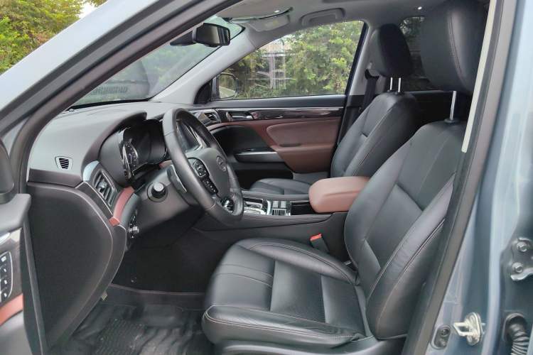 Used GAC Trumpchi GS8 2017 320T Two-Wheel Drive Luxury Smart Connectivity Version (7 Seats) Left Front Seat