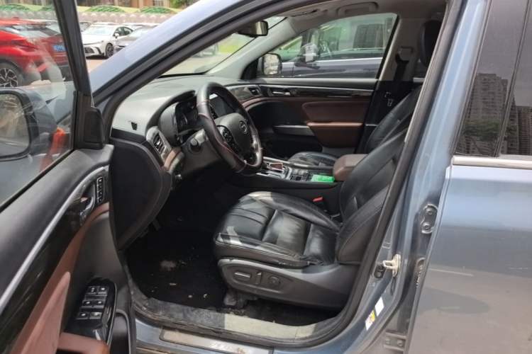 Used GAC Trumpchi GS8 2017 320T Two-Wheel Drive Luxury Smart Connectivity Version (7 Seats) Left Front Seat