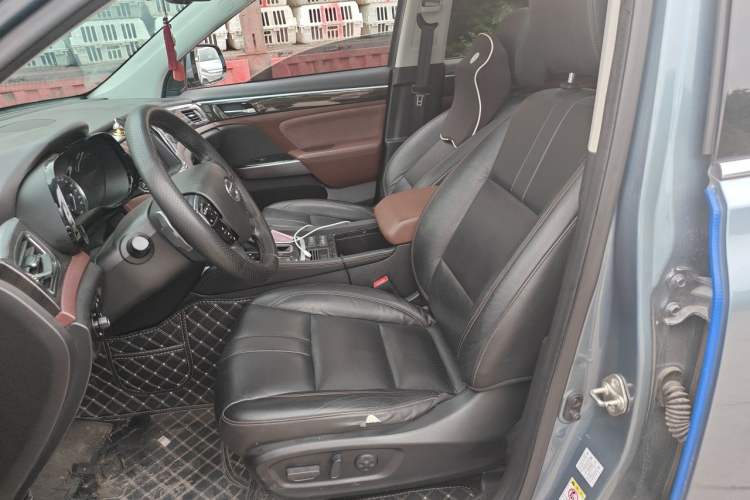 Used GAC Trumpchi GS8 2017 320T Two-Wheel Drive Luxury Smart Connectivity Version (7 Seats) Left Front Seat