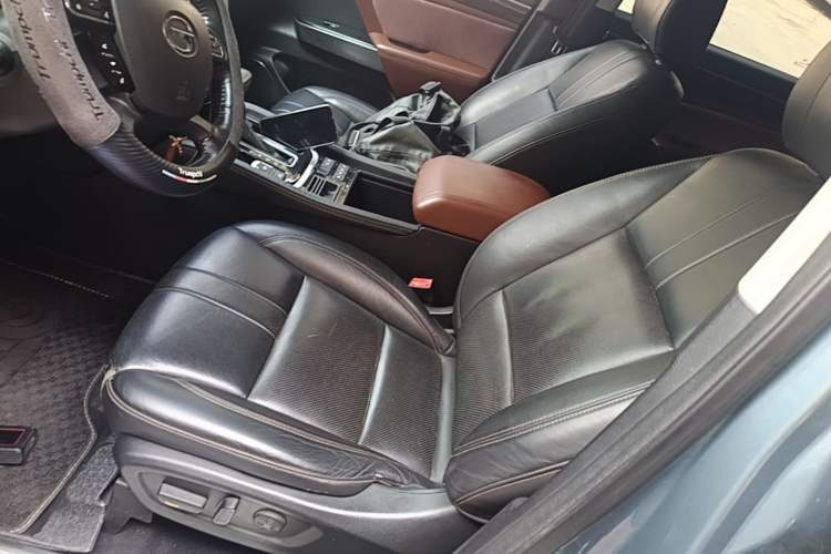 Used GAC Trumpchi GS8 2017 320T Two-Wheel Drive Luxury Smart Connectivity Version (7 Seats) Left Front Seat