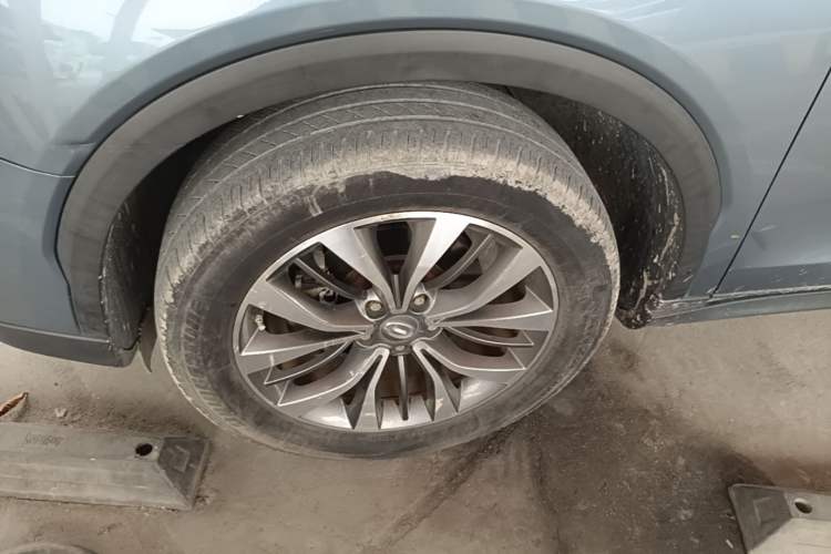 Used GAC Trumpchi GS8 2017 320T Two-Wheel Drive Luxury Smart Connectivity Version (7 Seats) Left Front Wheel Hub