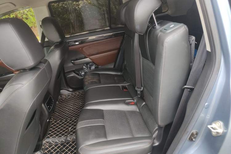 Used GAC Trumpchi GS8 2017 320T Two-Wheel Drive Luxury Smart Connectivity Version (7 Seats) Left Rear Seat