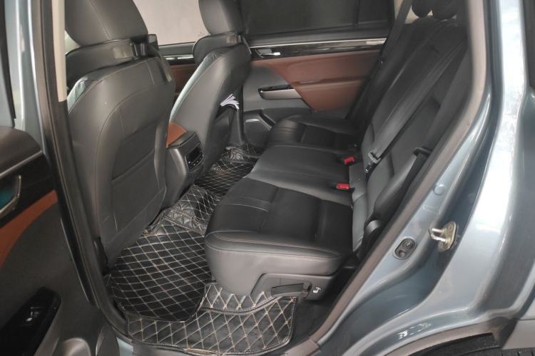 Used GAC Trumpchi GS8 2017 320T Two-Wheel Drive Luxury Smart Connectivity Version (7 Seats) Left Rear Seat