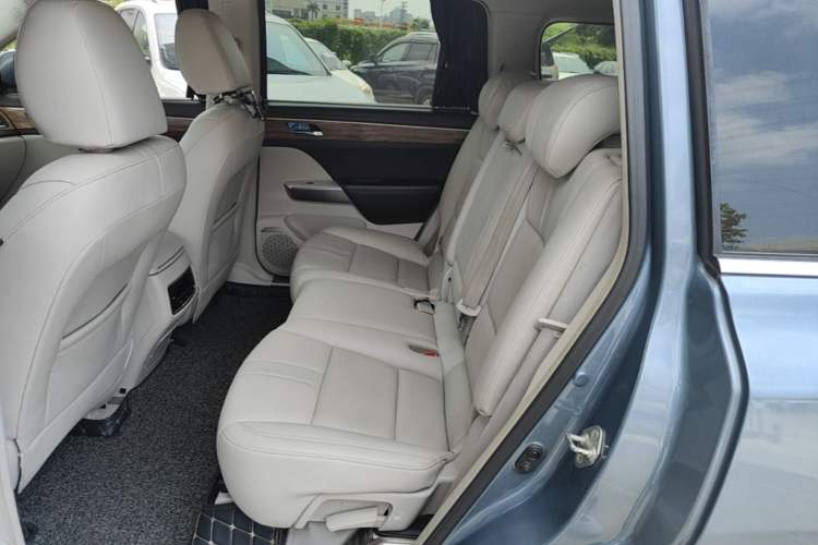 Used GAC Trumpchi GS8 2017 320T Two-Wheel Drive Luxury Smart Connectivity Version (7 Seats) Left Rear Seat