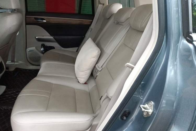 Used GAC Trumpchi GS8 2017 320T Two-Wheel Drive Luxury Smart Connectivity Version (7 Seats) Left Rear Seat