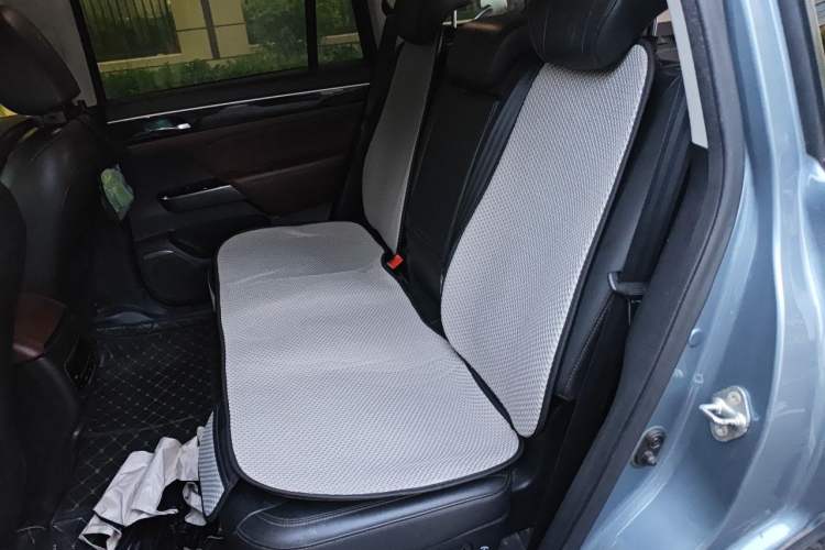 Used GAC Trumpchi GS8 2017 320T Two-Wheel Drive Luxury Smart Connectivity Version (7 Seats) Left Rear Seat