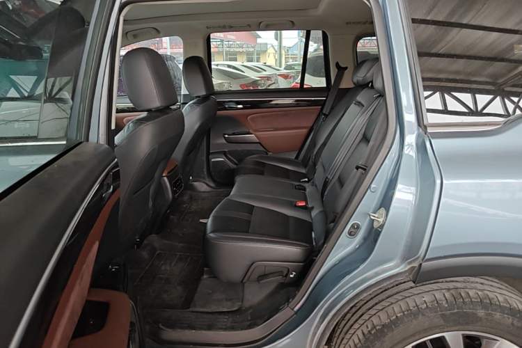 Used GAC Trumpchi GS8 2017 320T Four-Wheel Drive Luxury Smart Connectivity Version (7 Seats) Left Rear Seat