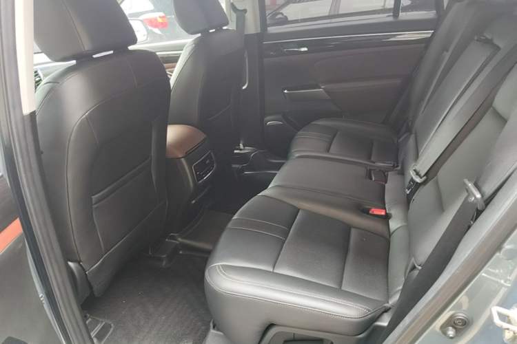 Used GAC Trumpchi GS8 2017 320T Two-Wheel Drive Luxury Smart Connectivity Version (7 Seats) Left Rear Seat