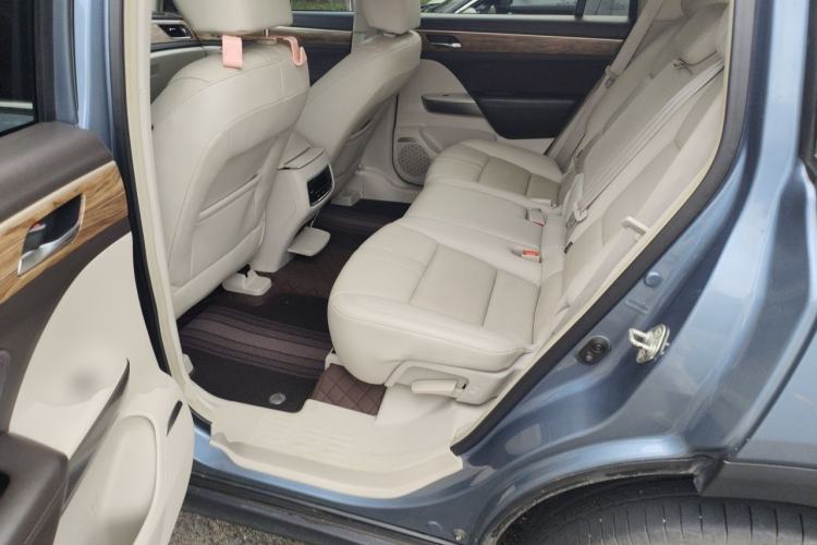 Used GAC Trumpchi GS8 2017 320T Two-Wheel Drive Luxury Smart Connectivity Version (7 Seats) Left Rear Seat