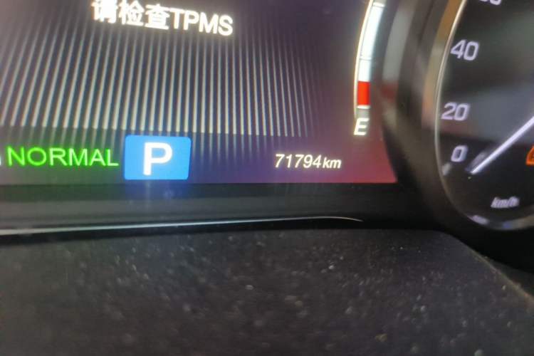 Used GAC Trumpchi GS8 2017 320T Two-Wheel Drive Luxury Smart Connectivity Version (7 Seats) Odometer Close Up
