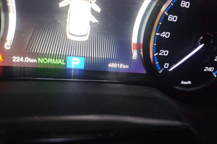 Used GAC Trumpchi GS8 2017 320T Two-Wheel Drive Luxury Smart Connectivity Version (7 Seats) Odometer Close Up