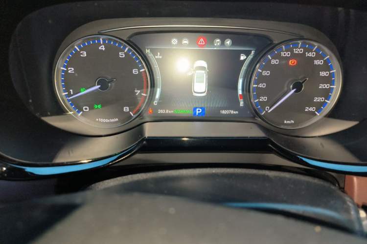 Used GAC Trumpchi GS8 2017 320T Two-Wheel Drive Luxury Smart Connectivity Version (7 Seats) Odometer Close Up