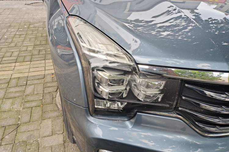 Used GAC Trumpchi GS8 2017 320T Two-Wheel Drive Luxury Smart Connectivity Version (7 Seats) Right Front Headlight