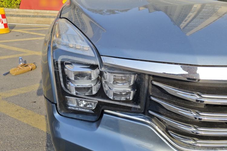 Used GAC Trumpchi GS8 2017 320T Two-Wheel Drive Luxury Smart Connectivity Version (7 Seats) Right Front Headlight