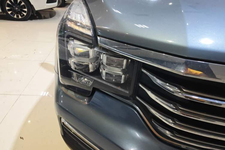 Used GAC Trumpchi GS8 2017 320T Two-Wheel Drive Luxury Smart Connectivity Version (7 Seats) Right Front Headlight