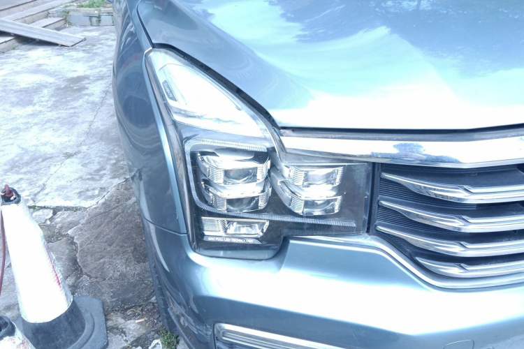 Used GAC Trumpchi GS8 2017 320T Two-Wheel Drive Luxury Smart Connectivity Version (7 Seats) Right Front Headlight