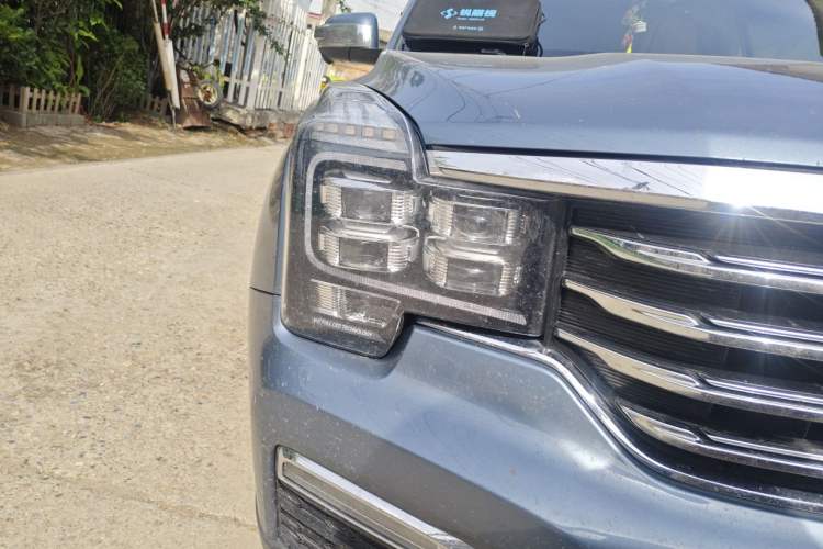 Used GAC Trumpchi GS8 2017 320T Two-Wheel Drive Luxury Smart Connectivity Version (7 Seats) Right Front Headlight