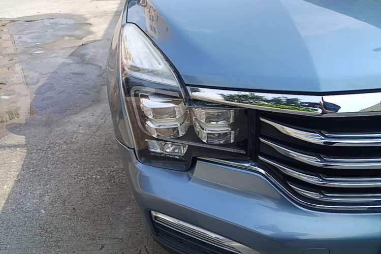 Used GAC Trumpchi GS8 2017 320T Two-Wheel Drive Luxury Smart Connectivity Version (7 Seats) Right Front Headlight