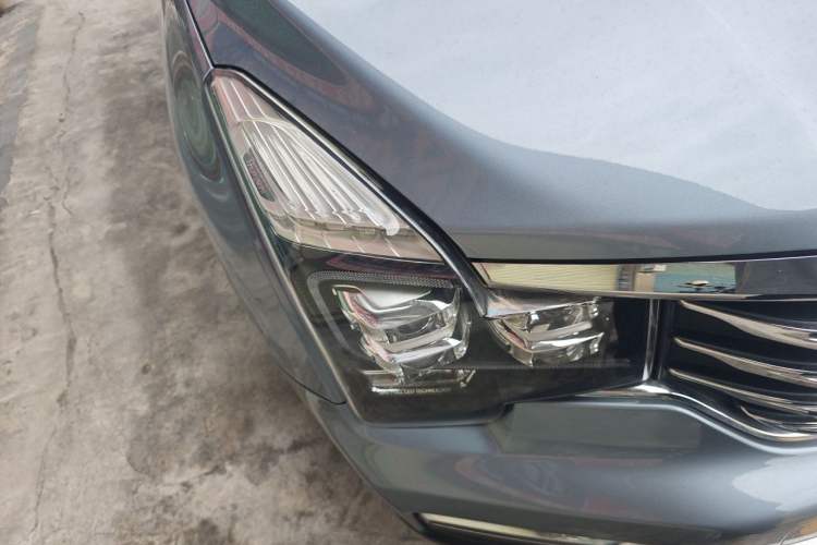 Used GAC Trumpchi GS8 2017 320T Four-Wheel Drive Luxury Smart Connectivity Version (7 Seats) Right Front Headlight