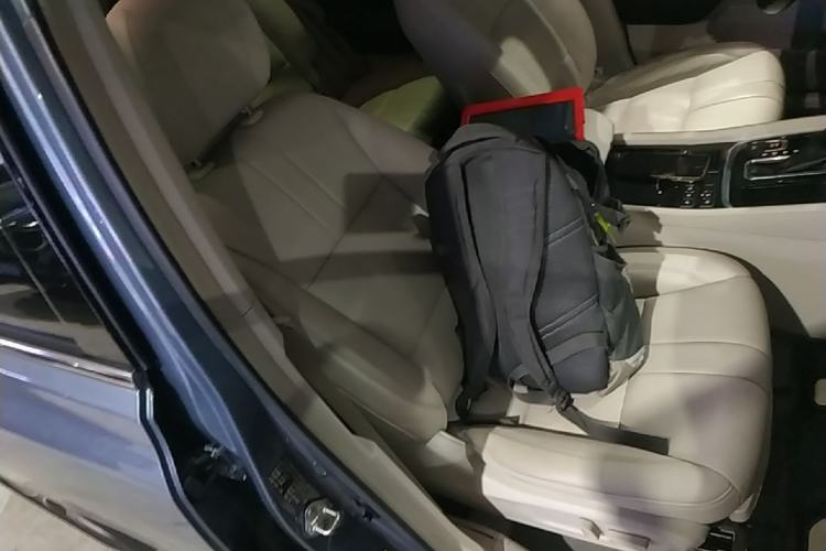 Used GAC Trumpchi GS8 2017 320T Two-Wheel Drive Luxury Smart Connectivity Version (7 Seats) Right Front Seat