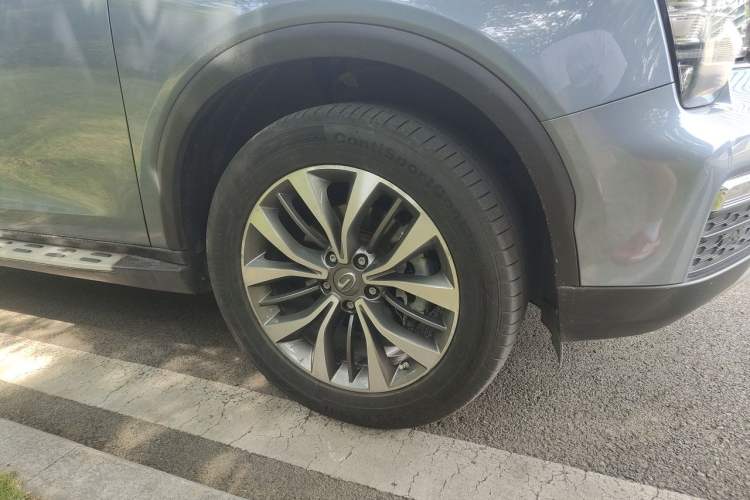 Used GAC Trumpchi GS8 2017 320T Two-Wheel Drive Luxury Smart Connectivity Version (7 Seats) Right Front Wheel Hub
