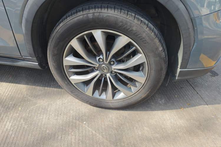 Used GAC Trumpchi GS8 2017 320T Two-Wheel Drive Luxury Smart Connectivity Version (7 Seats) Right Front Wheel Hub