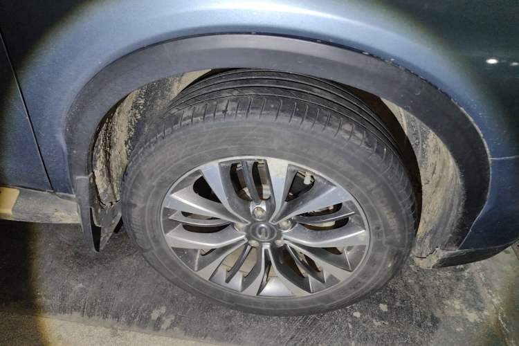 Used GAC Trumpchi GS8 2017 320T Two-Wheel Drive Luxury Smart Connectivity Version (7 Seats) Right Front Wheel Hub