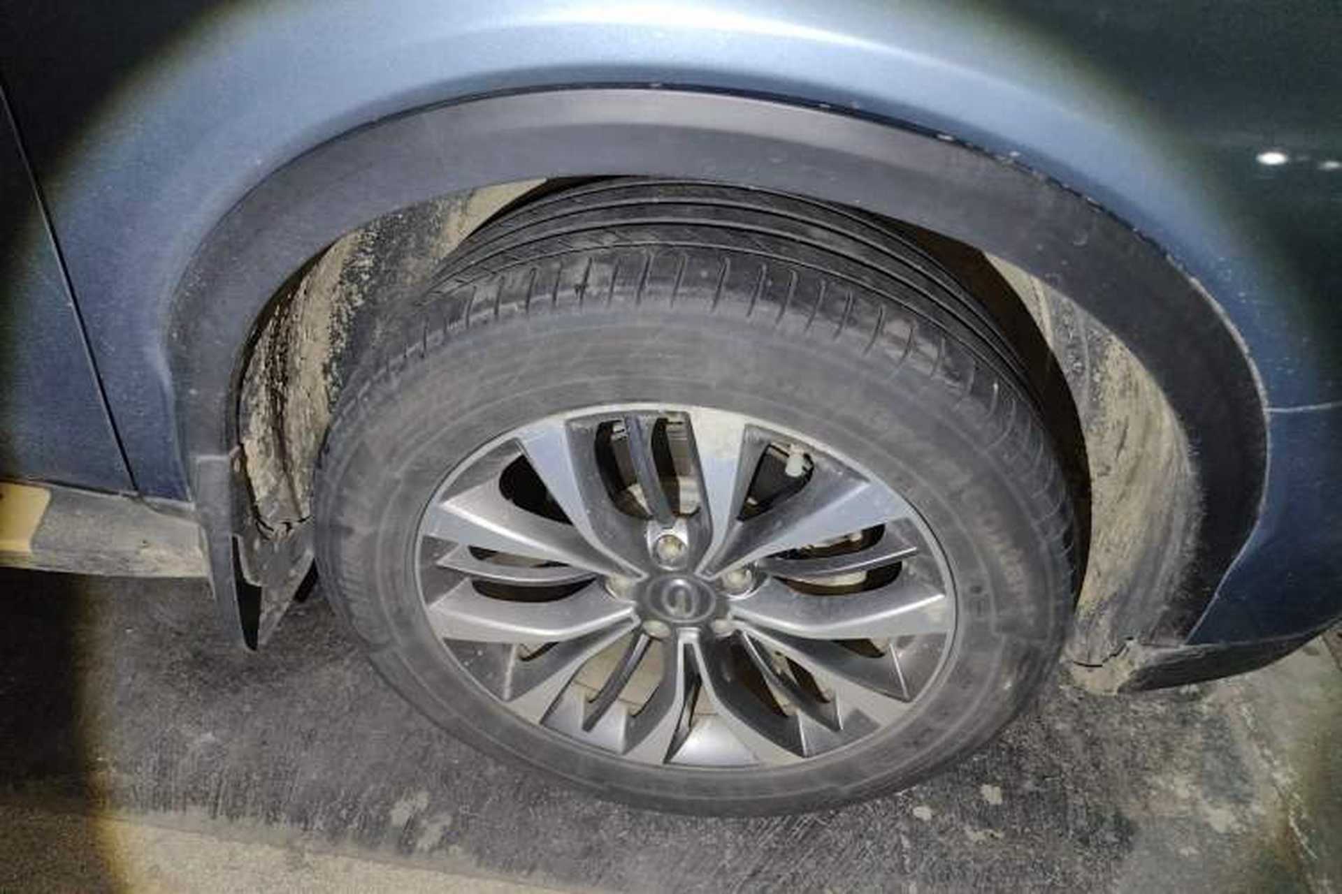 Used GAC Trumpchi GS8 2017 320T Two-Wheel Drive Luxury Smart Connectivity Version (7 Seats) Right Front Wheel Hub