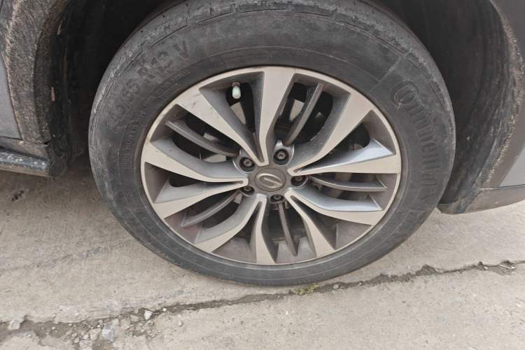 Used GAC Trumpchi GS8 2017 320T Two-Wheel Drive Luxury Smart Connectivity Version (7 Seats) Right Front Wheel Hub