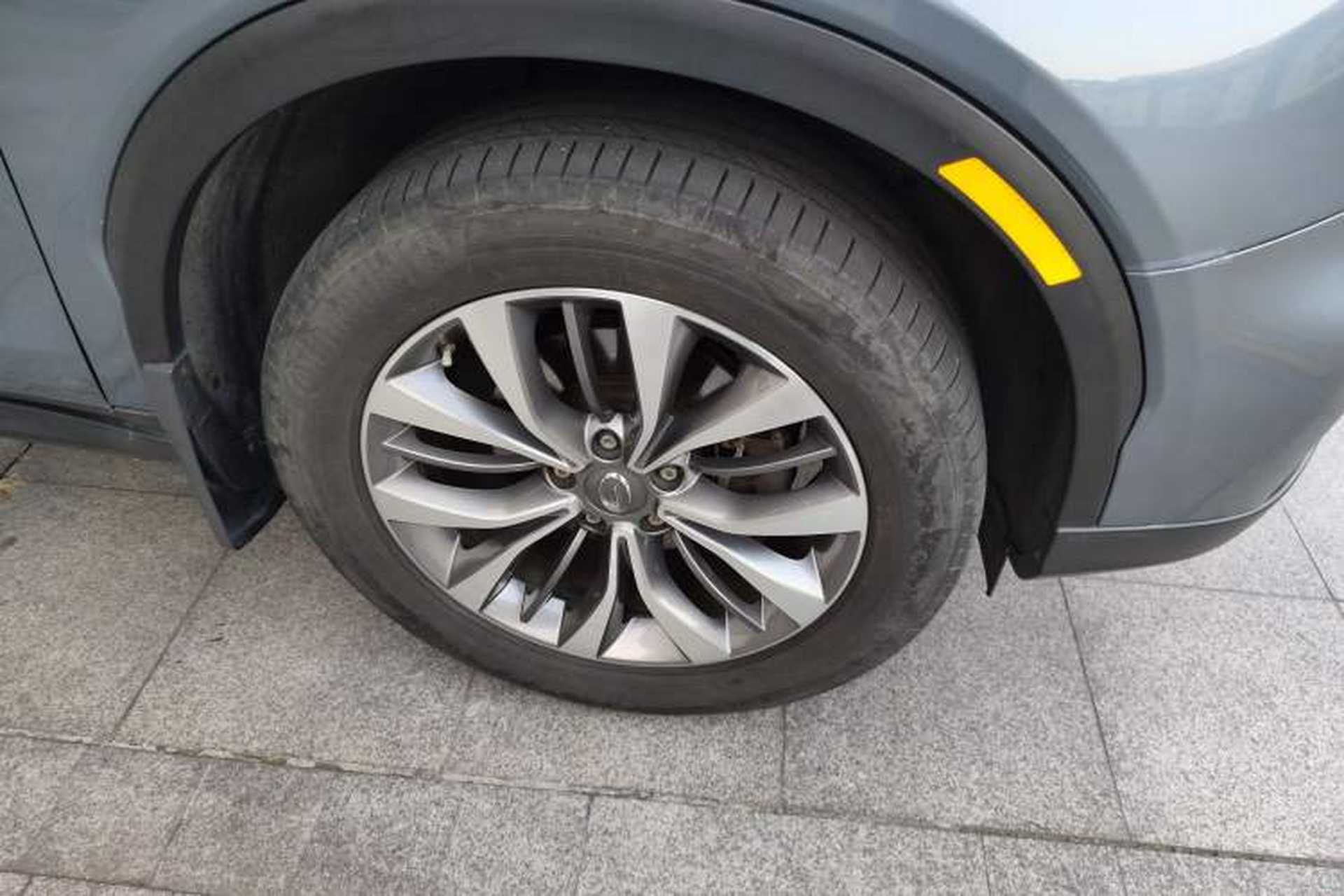 Used GAC Trumpchi GS8 2017 320T Two-Wheel Drive Luxury Smart Connectivity Version (7 Seats) Right Front Wheel Hub