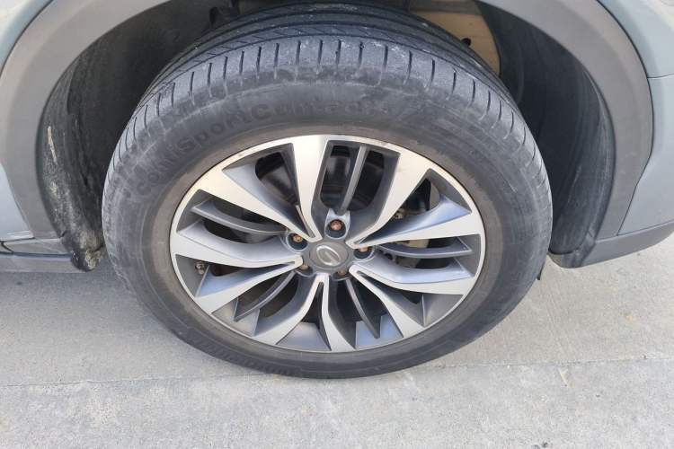 Used GAC Trumpchi GS8 2017 320T Two-Wheel Drive Luxury Smart Connectivity Version (7 Seats) Right Front Wheel Hub