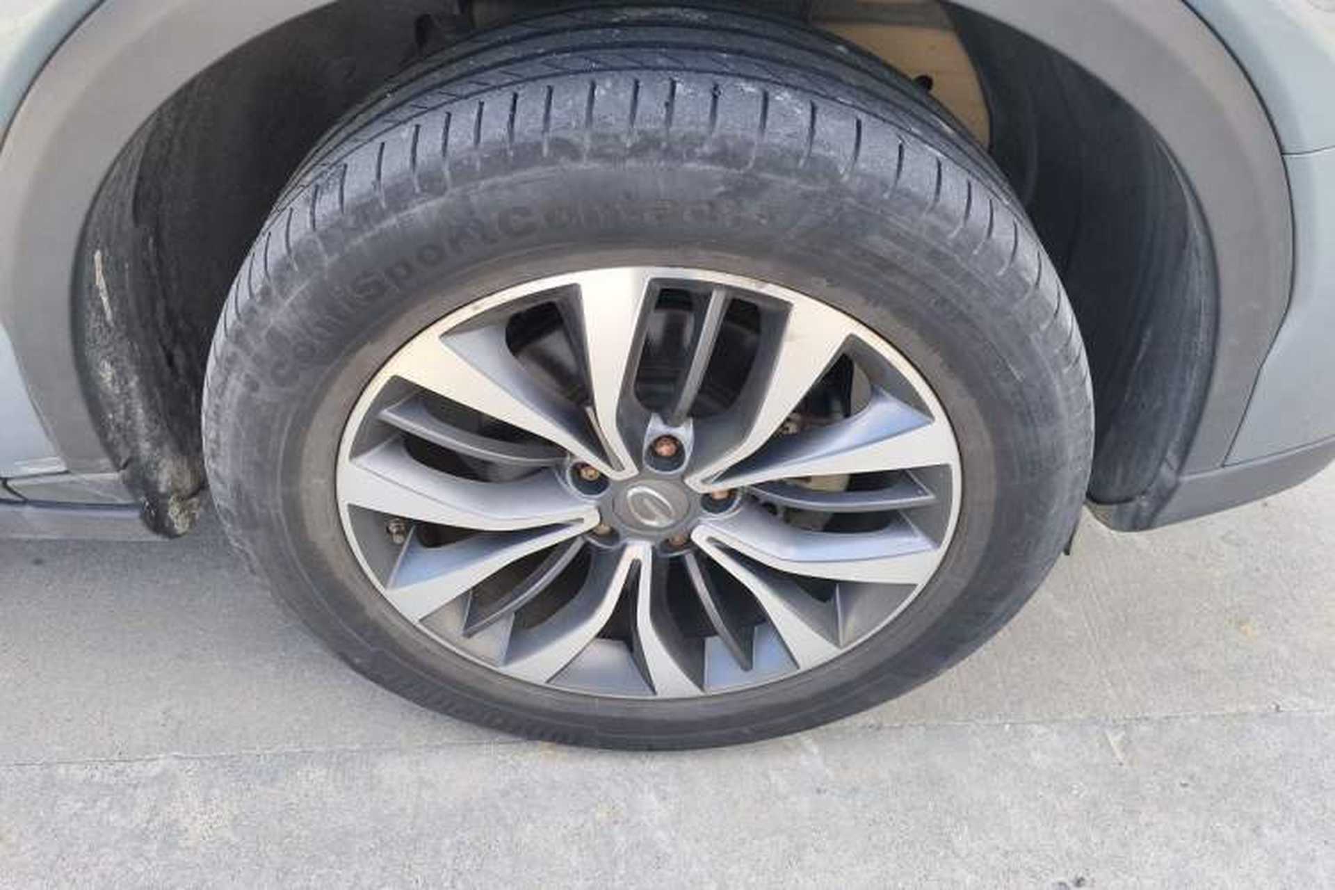 Used GAC Trumpchi GS8 2017 320T Two-Wheel Drive Luxury Smart Connectivity Version (7 Seats) Right Front Wheel Hub