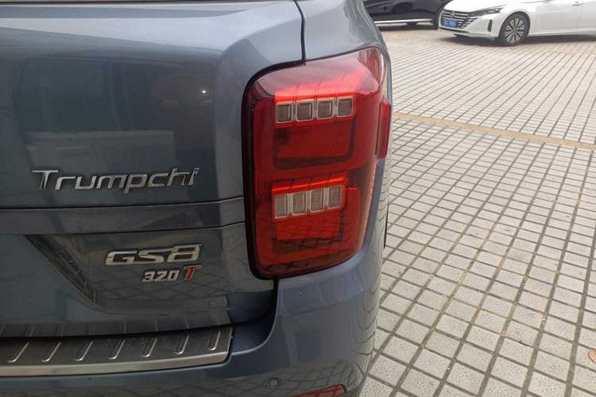 Used GAC Trumpchi GS8 2017 320T Two-Wheel Drive Luxury Smart Connectivity Version (7 Seats) Right Rear Taillight