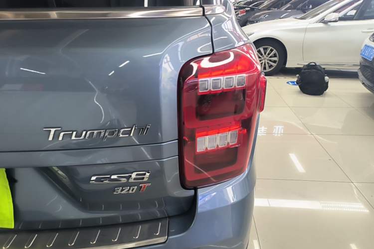 Used GAC Trumpchi GS8 2017 320T Two-Wheel Drive Luxury Edition (7 Seats) Right Rear Taillight